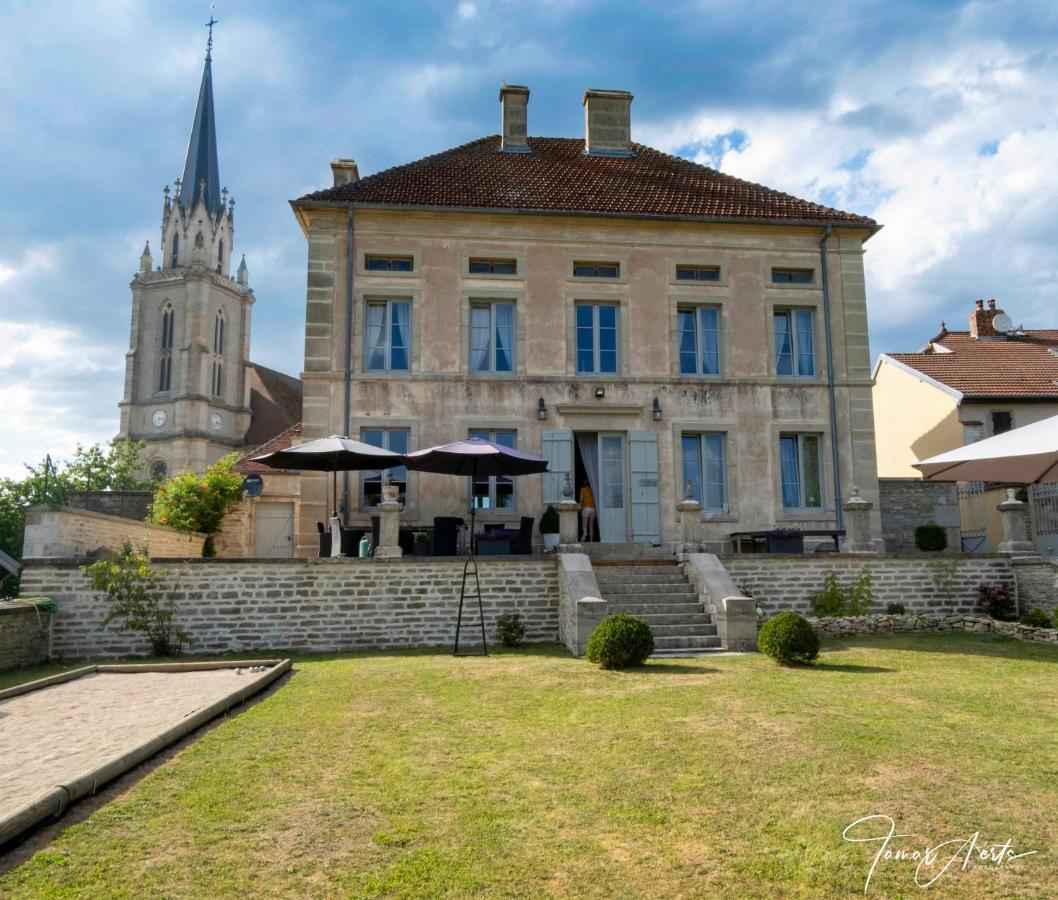 Le Vieux Presbytere Confracourt Exterior foto
